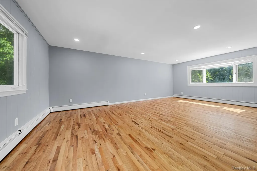 188 W End Avenue Shirley NY 11967
