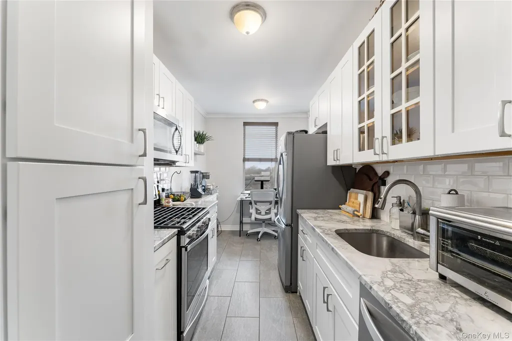 472 Gramatan Avenue Mount Vernon NY 10552