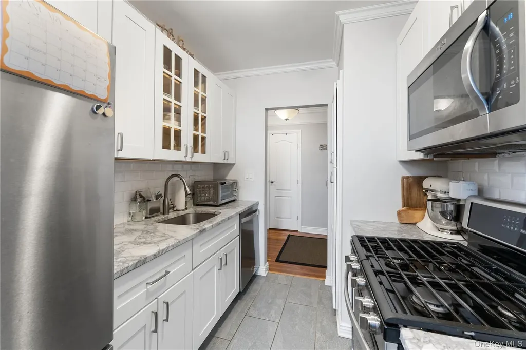 472 Gramatan Avenue Mount Vernon NY 10552