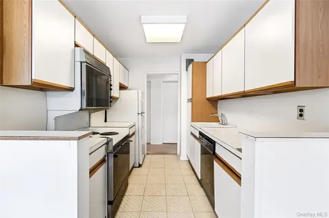 12 Old Mamaroneck Road White Plains NY 10605