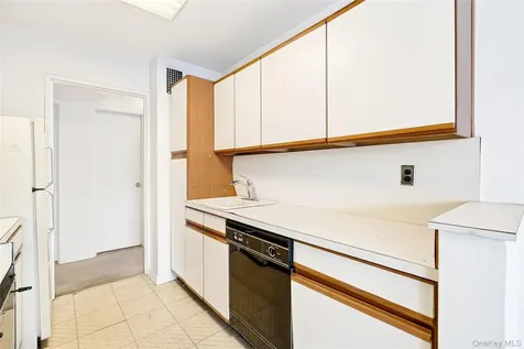 12 Old Mamaroneck Road White Plains NY 10605