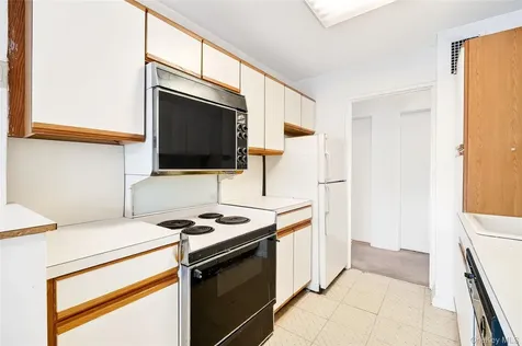 12 Old Mamaroneck Road White Plains NY 10605