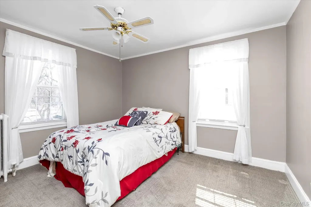 59 Stratford Avenue Williston Park NY 11596