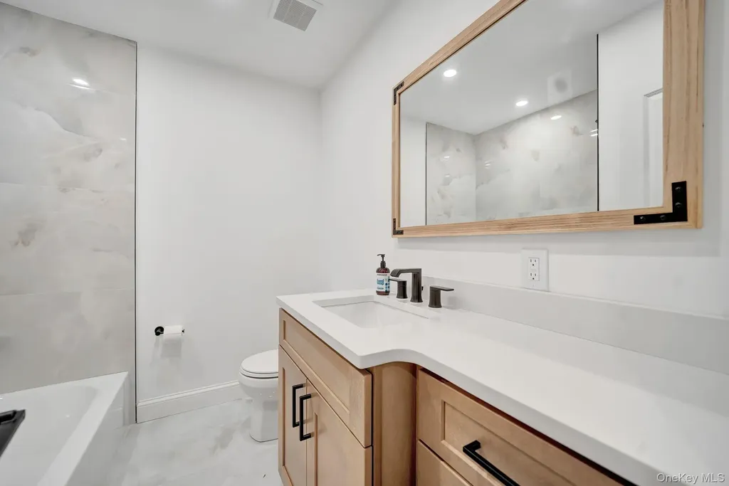32 Valentine Road Shoreham NY 11786