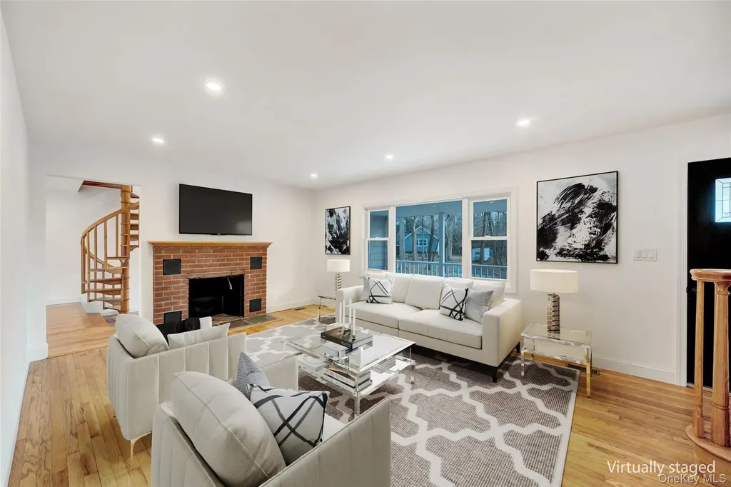 32 Valentine Road Shoreham NY 11786