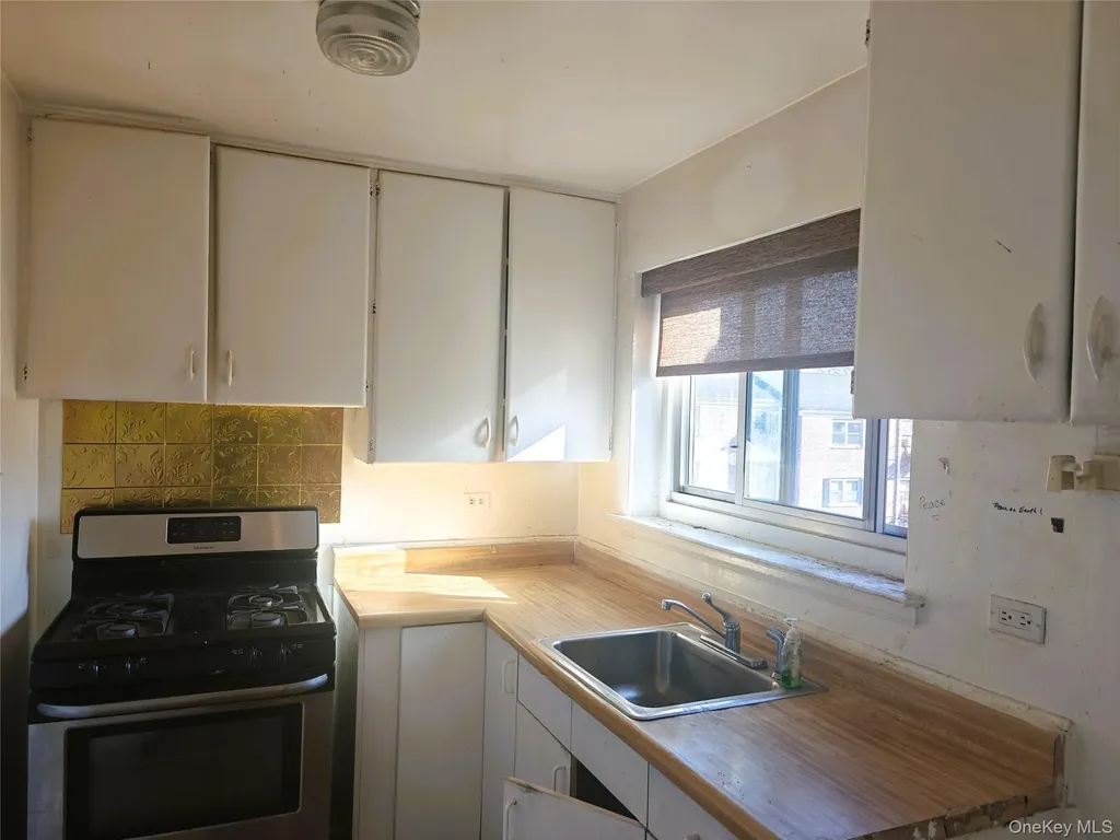 111-23 66 Avenue Forest Hills NY 11375