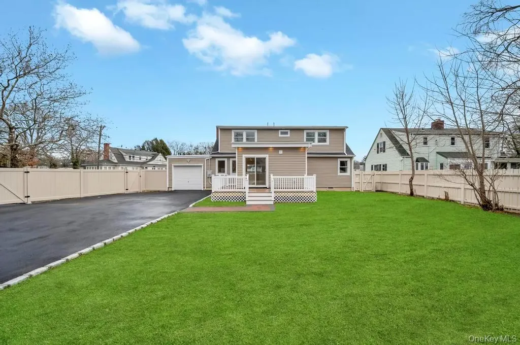 92 Sunset Road Bay Shore NY 11706
