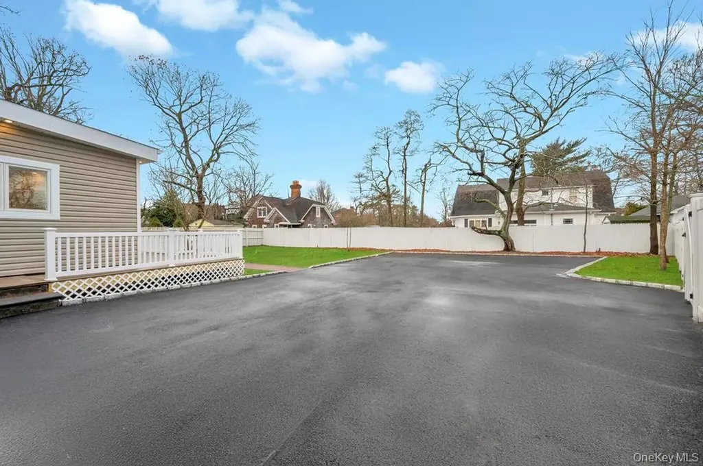92 Sunset Road Bay Shore NY 11706