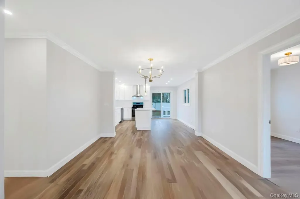 92 Sunset Road Bay Shore NY 11706