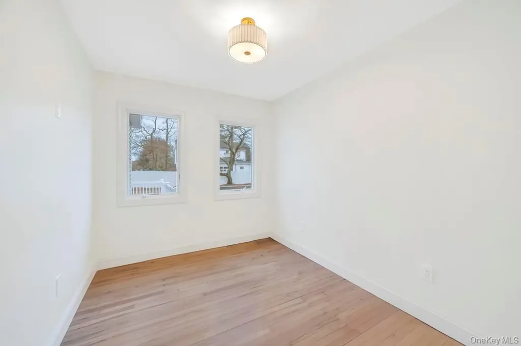 92 Sunset Road Bay Shore NY 11706
