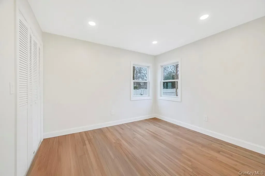 92 Sunset Road Bay Shore NY 11706