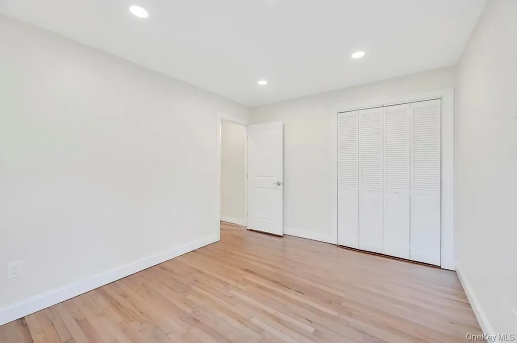92 Sunset Road Bay Shore NY 11706
