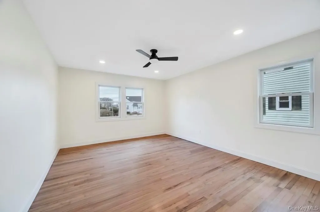 92 Sunset Road Bay Shore NY 11706