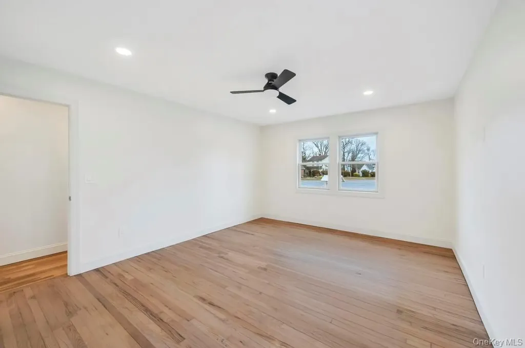92 Sunset Road Bay Shore NY 11706
