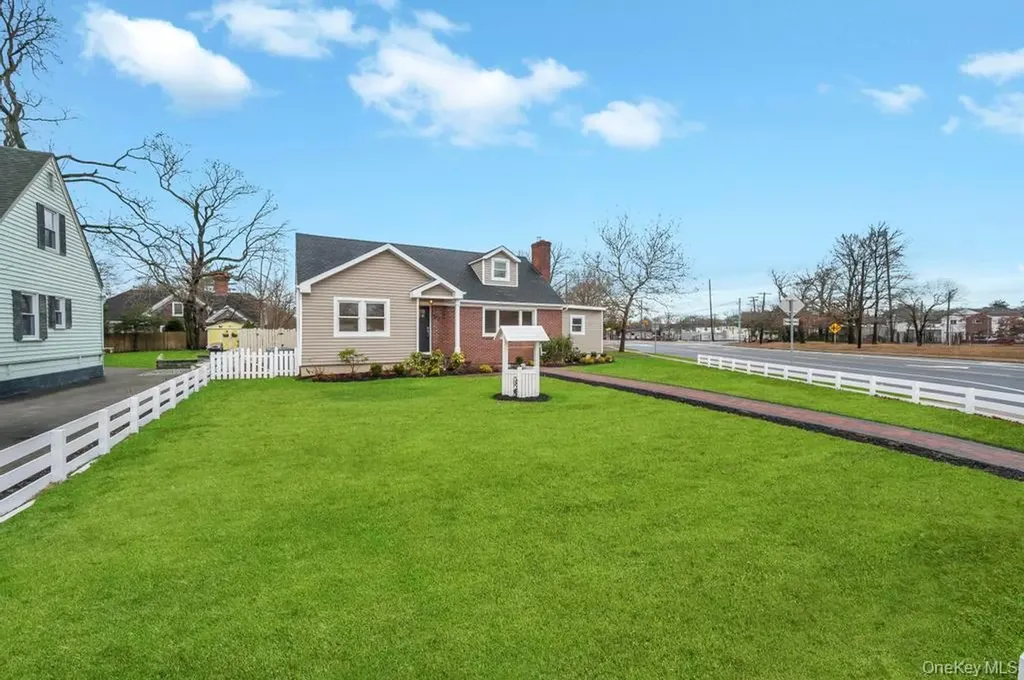 92 Sunset Road Bay Shore NY 11706