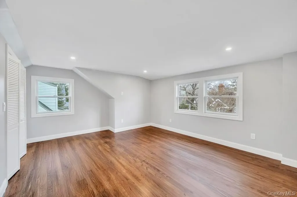 92 Sunset Road Bay Shore NY 11706