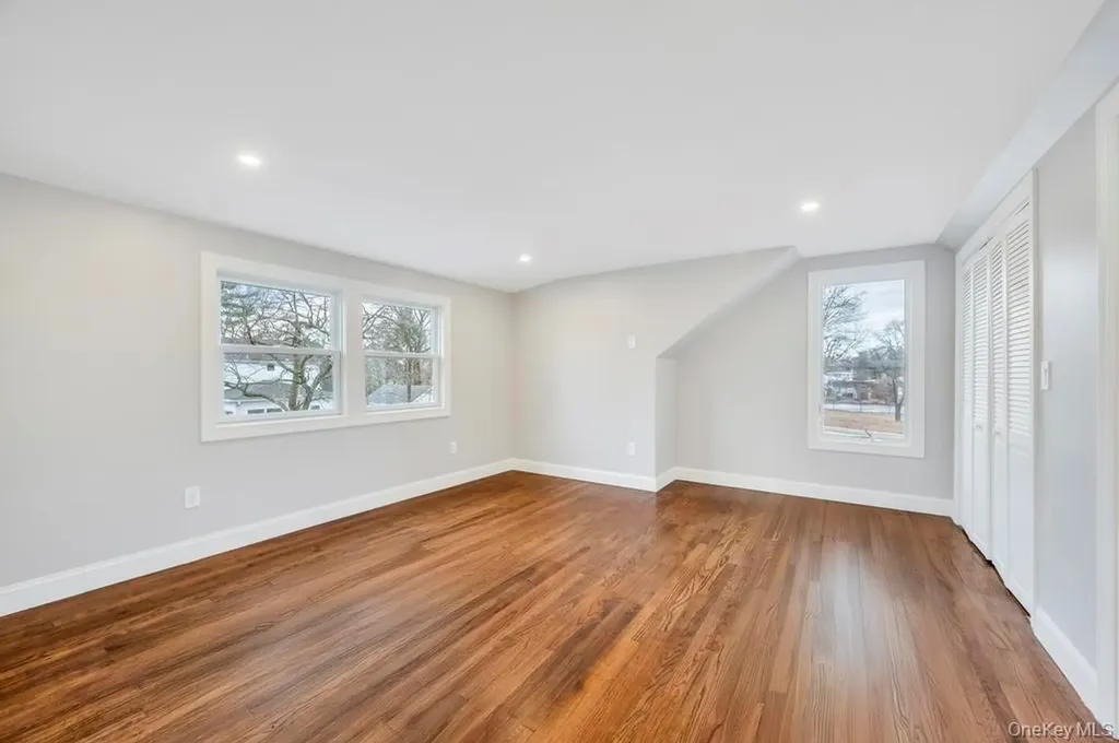 92 Sunset Road Bay Shore NY 11706