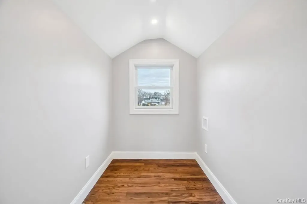 92 Sunset Road Bay Shore NY 11706