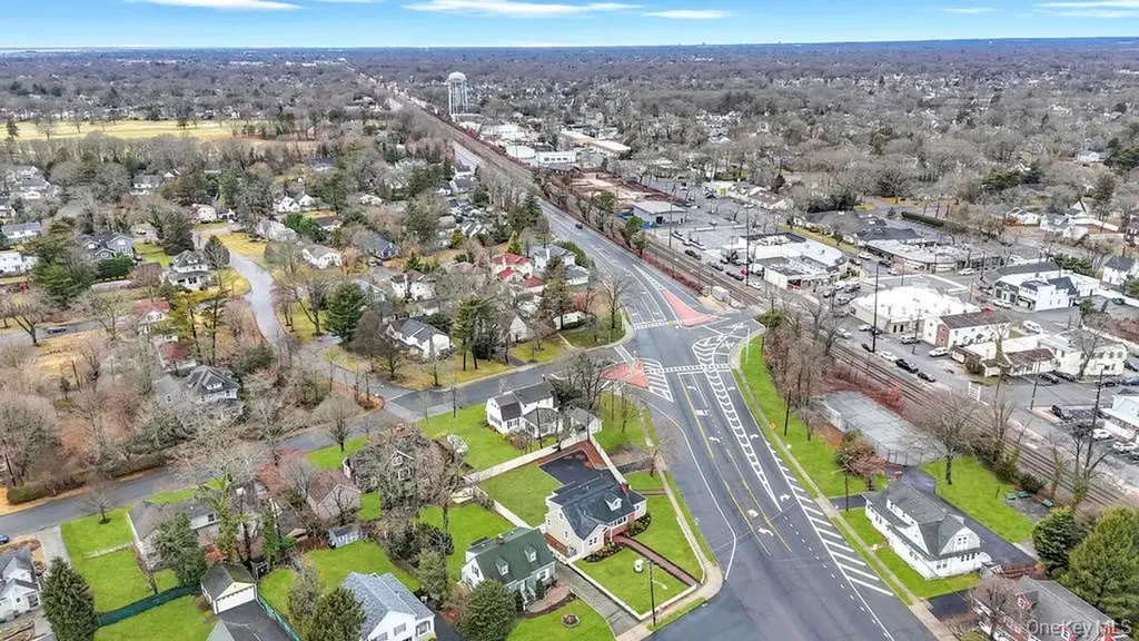 92 Sunset Road Bay Shore NY 11706