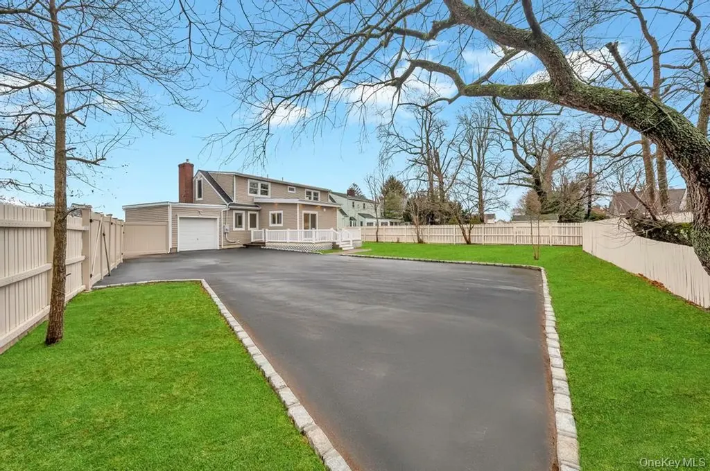 92 Sunset Road Bay Shore NY 11706