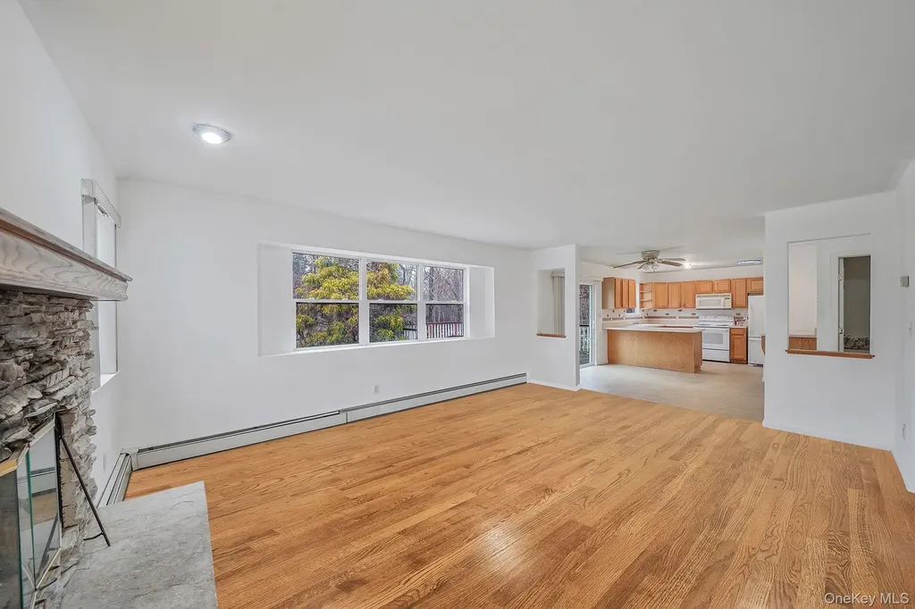 22 Wright Road Manorville NY 11949