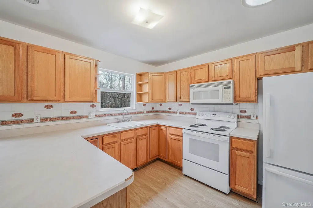 22 Wright Road Manorville NY 11949