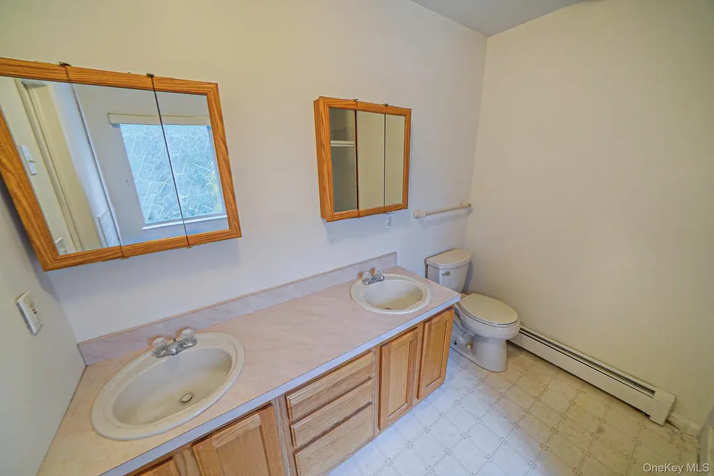22 Wright Road Manorville NY 11949