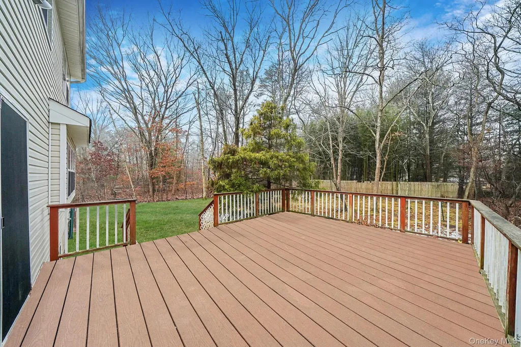 22 Wright Road Manorville NY 11949