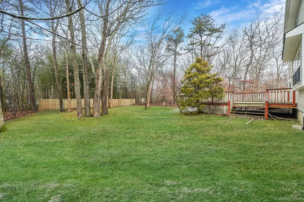 22 Wright Road Manorville NY 11949