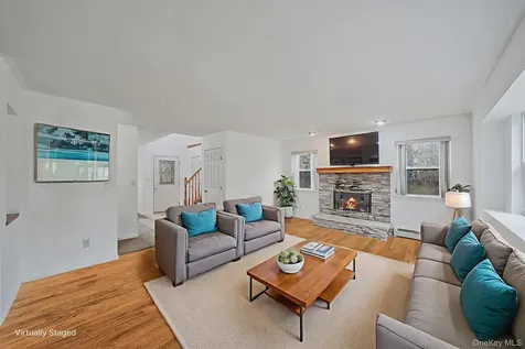 22 Wright Road Manorville NY 11949