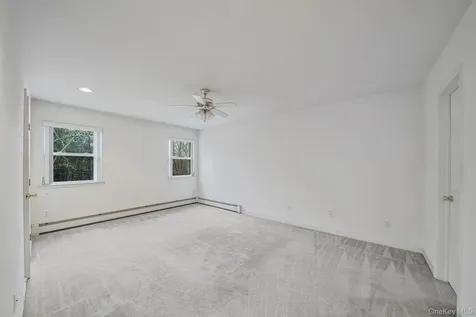 22 Wright Road Manorville NY 11949