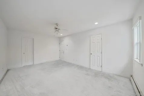 22 Wright Road Manorville NY 11949