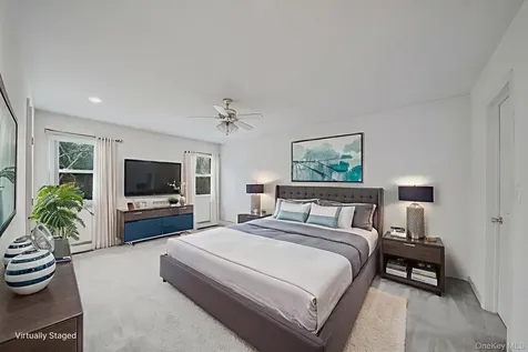 22 Wright Road Manorville NY 11949