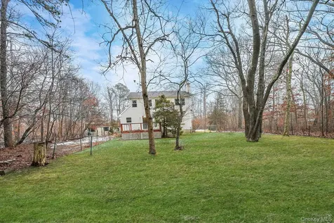 22 Wright Road Manorville NY 11949