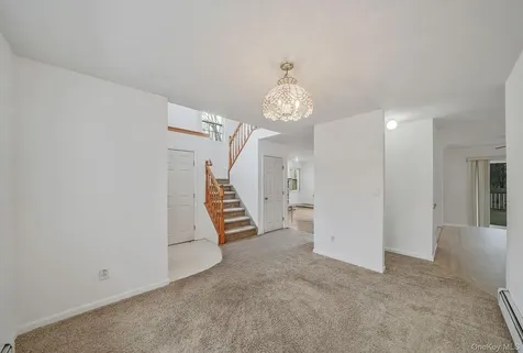 22 Wright Road Manorville NY 11949