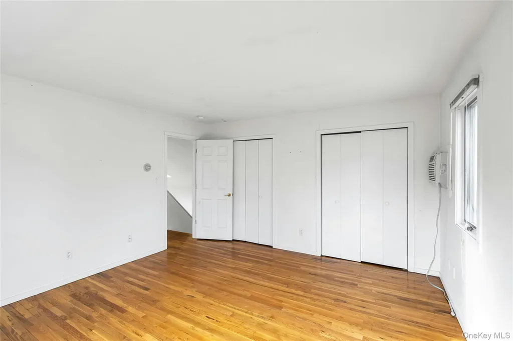 23 Bellows Terrace Hampton Bays NY 11946