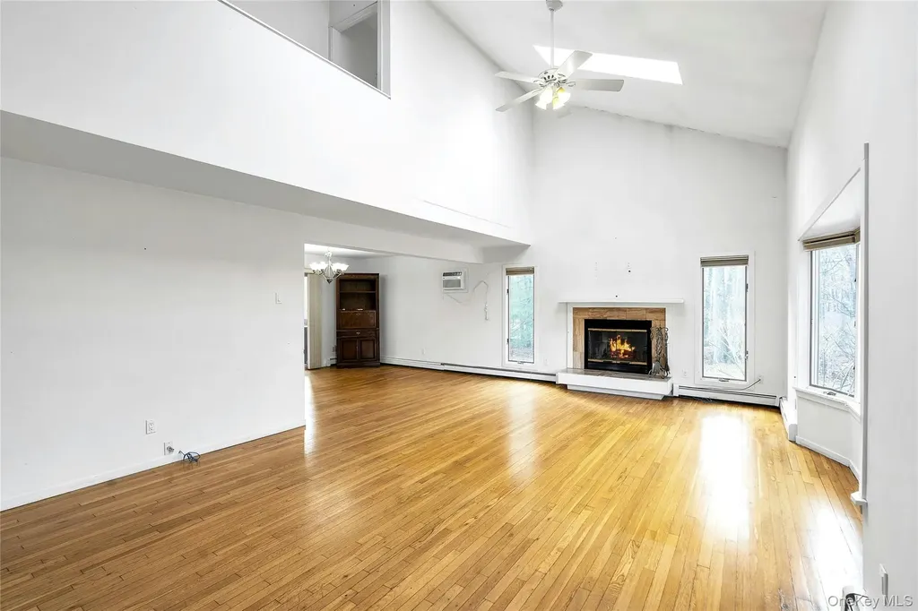 23 Bellows Terrace Hampton Bays NY 11946