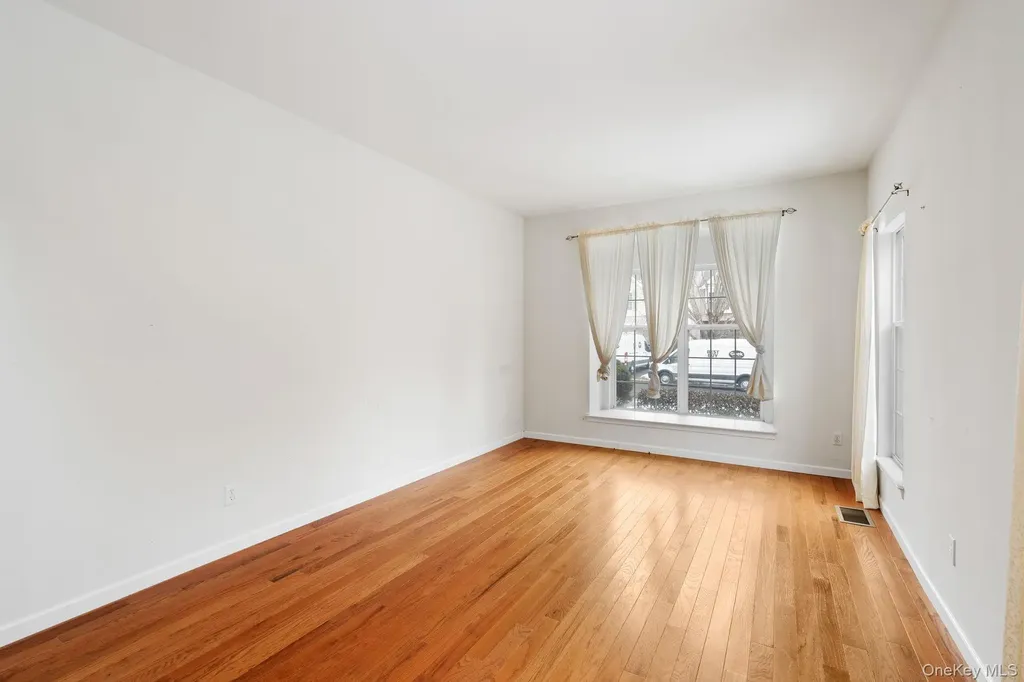 947 Huntington Drive Fishkill NY 12524