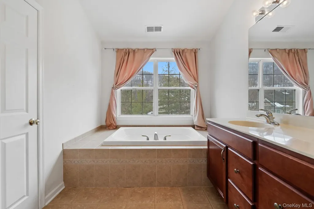 947 Huntington Drive Fishkill NY 12524