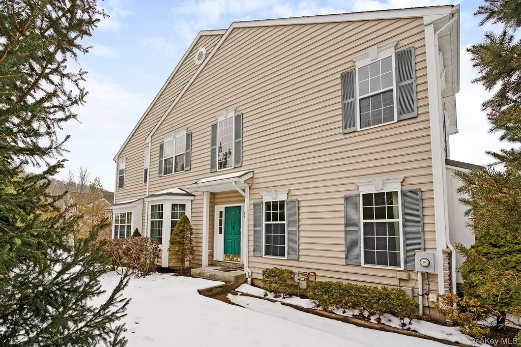 947 Huntington Drive Fishkill NY 12524