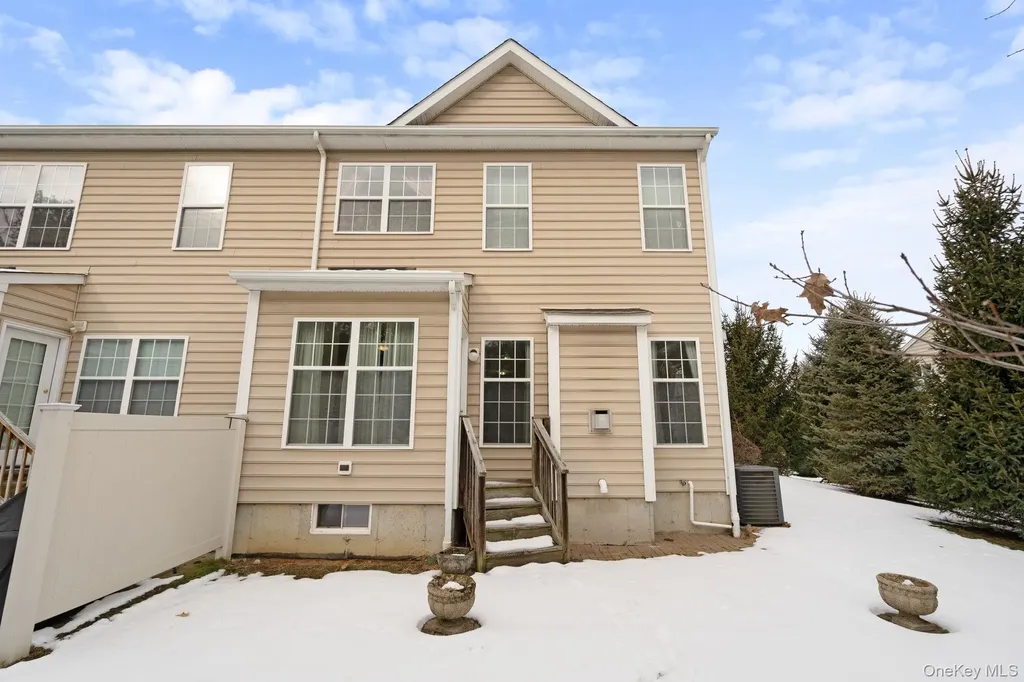 947 Huntington Drive Fishkill NY 12524