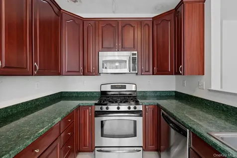 947 Huntington Drive Fishkill NY 12524