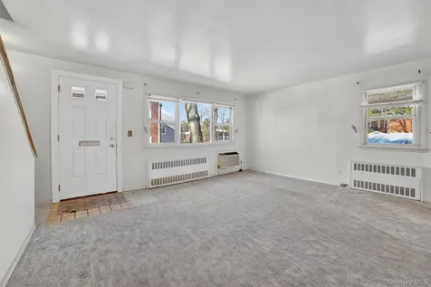 42 Charter Circle Ossining NY 10562