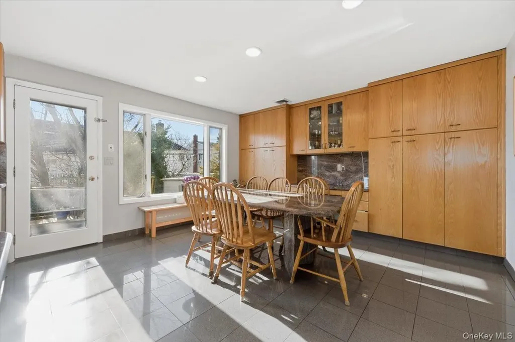 1495 Bay Boulevard Atlantic Beach NY 11509