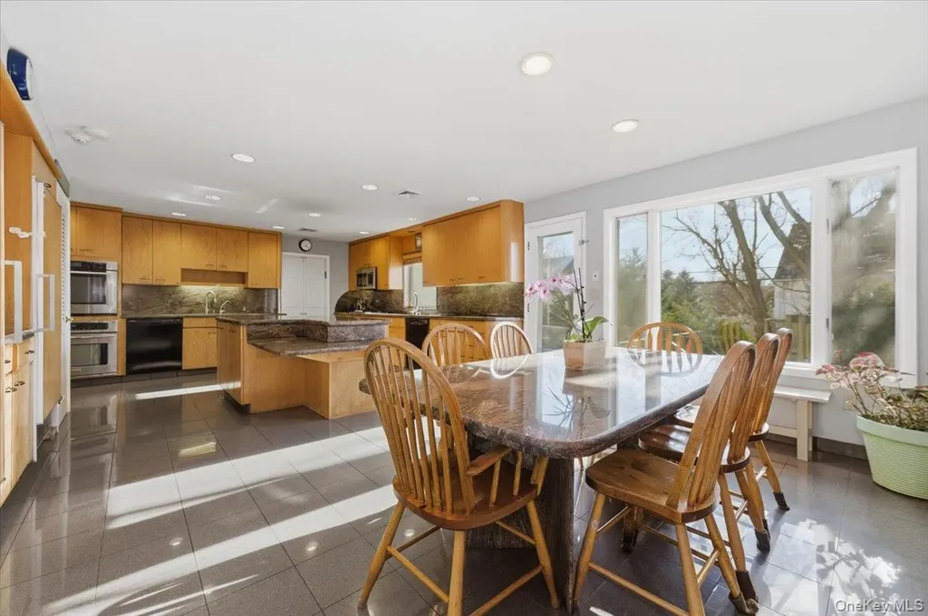 1495 Bay Boulevard Atlantic Beach NY 11509
