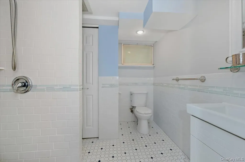 1495 Bay Boulevard Atlantic Beach NY 11509