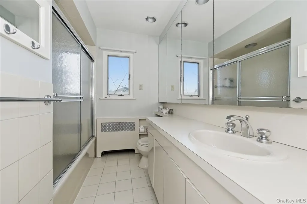1495 Bay Boulevard Atlantic Beach NY 11509