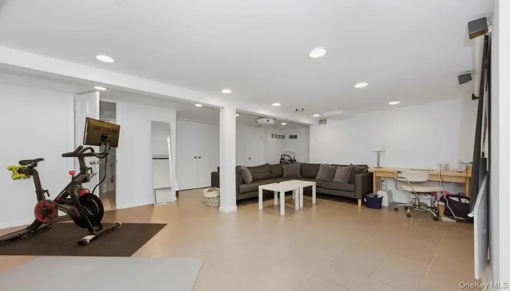 1495 Bay Boulevard Atlantic Beach NY 11509