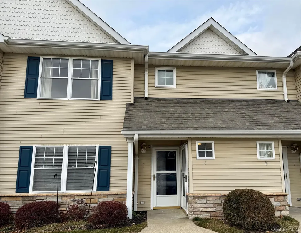 6 Morley Circle Melville NY 11747