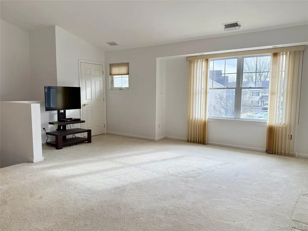 6 Morley Circle Melville NY 11747